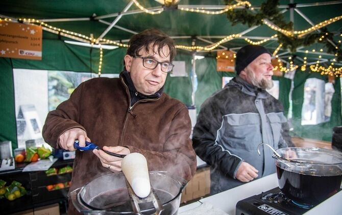 Weihnachtsmarkt in der Ortsmitte - Bild 39_37