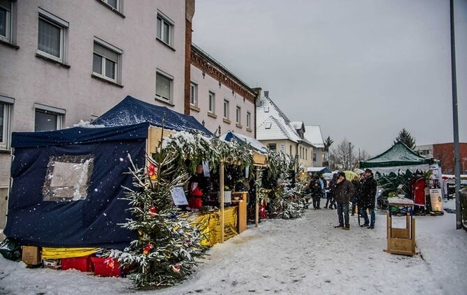 Weihnachtsmarkt in der Ortsmitte - Bild 01_38