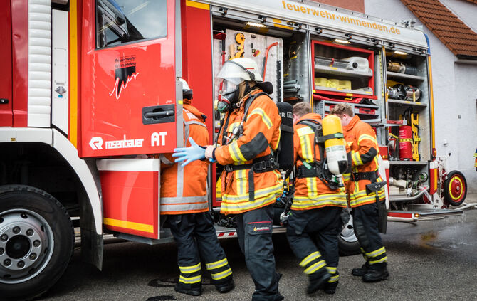 Gebäudebrand in Winnenden - Bild 24_5