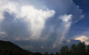 Wolken wetter wetterwarnung unwetter symbol symbolbild symbolfoto