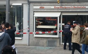 Passanten befÃ¼rchten zunÃ¤chst Amoklauf â 67-jÃ¤hriger zerstÃ¶rt Schaufensterscheibe in Reutlinger Innenstadt_0