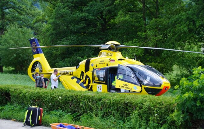Schorndorf: Arbeiter stuerzt vom Dach eines Neubaus- Rettungshubschrauber im Einsatz