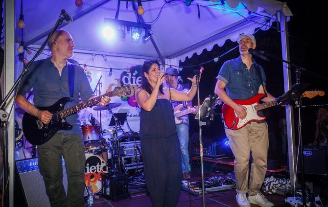 Leuchtender Weinberg zwischen Beutelsbach und Schnait_32