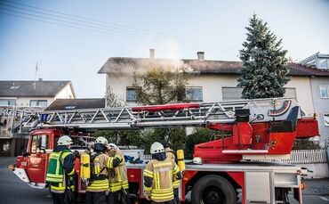 Wohnungsbrand fordert 2 Verletzte - Nachbar verhindert schlimmeres - Bild 11_0