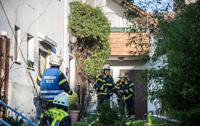 Wohnungsbrand fordert 2 Verletzte - Nachbar verhindert schlimmeres - Bild 03_5