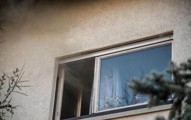 Wohnungsbrand fordert 2 Verletzte - Nachbar verhindert schlimmeres - Bild 07_9