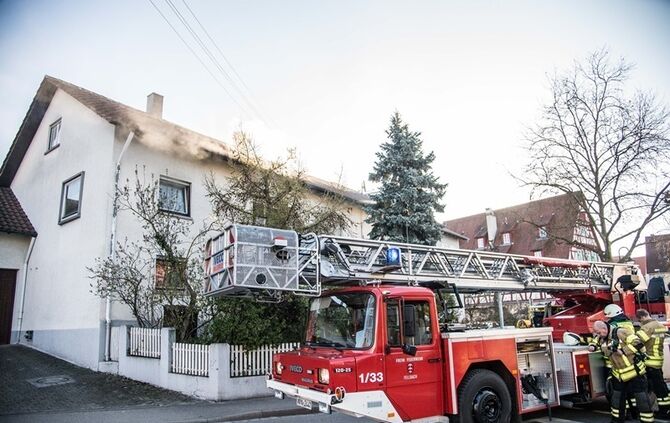 Wohnungsbrand fordert 2 Verletzte - Nachbar verhindert schlimmeres - Bild 09_10