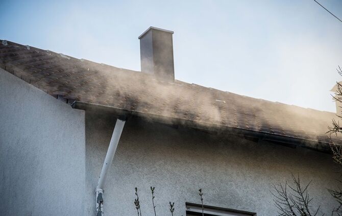 Wohnungsbrand fordert 2 Verletzte - Nachbar verhindert schlimmeres - Bild 12_12
