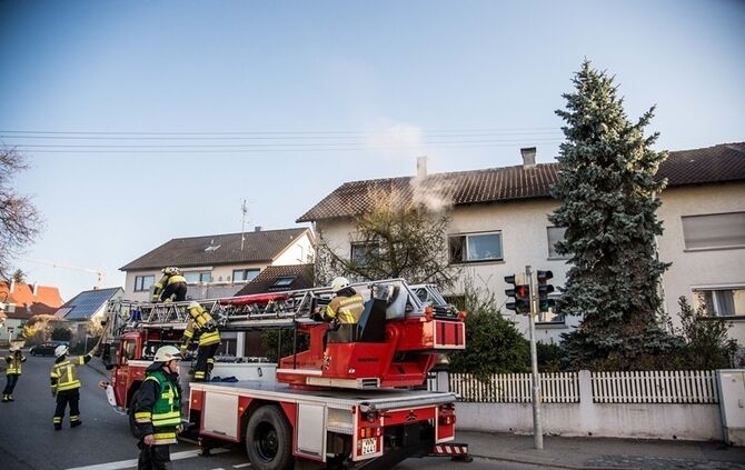Wohnungsbrand fordert 2 Verletzte - Nachbar verhindert schlimmeres - Bild 13_13