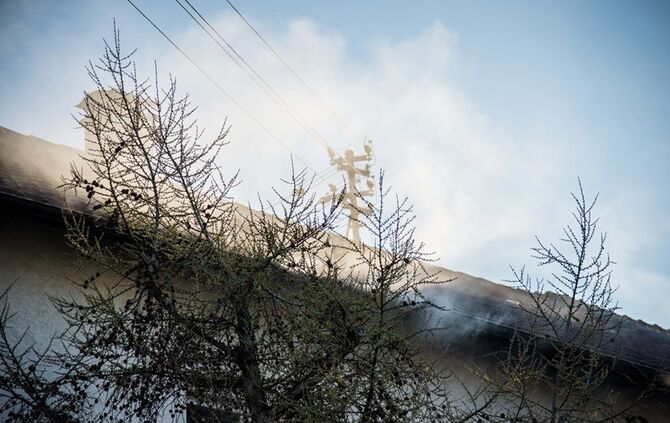 Wohnungsbrand fordert 2 Verletzte - Nachbar verhindert schlimmeres - Bild 08_16