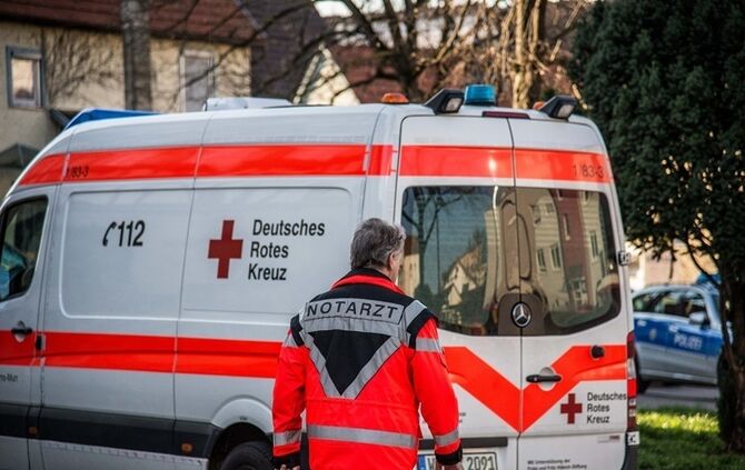 Wohnungsbrand fordert 2 Verletzte - Nachbar verhindert schlimmeres - Bild 20_18