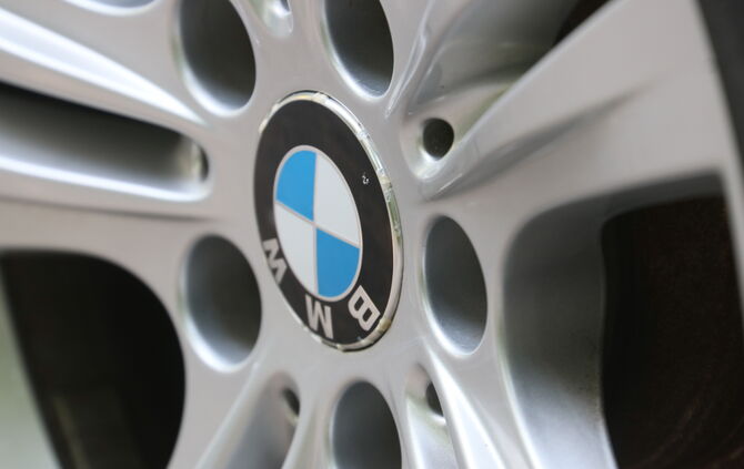 BMW Logo reifen symbol symbolbild symbolfoto