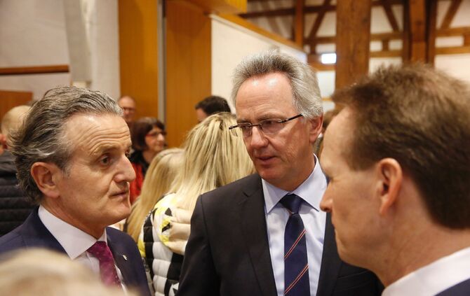 Jochen Müller erneut zum Bürgermeister in Korb gewählt - Bild 27_4