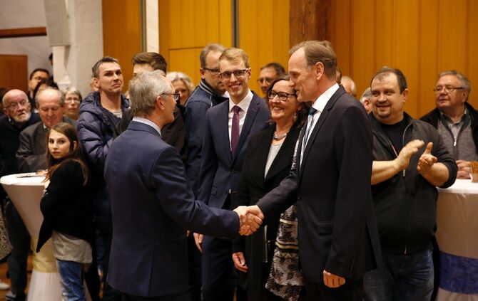 Jochen Müller erneut zum Bürgermeister in Korb gewählt - Bild 18_13
