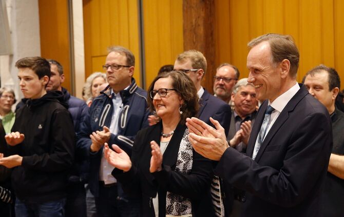 Jochen Müller erneut zum Bürgermeister in Korb gewählt - Bild 17_14