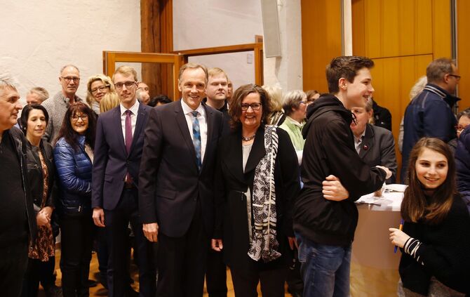 Jochen Müller erneut zum Bürgermeister in Korb gewählt - Bild 10_21