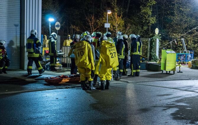 Großeinsatz wegen Salzsäure in Asperg_5
