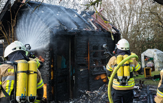 Gartenbesitzer erleidet schwere Verbrennungen - Bild 17_1