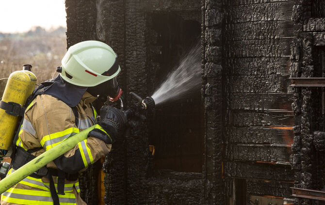 Gartenbesitzer erleidet schwere Verbrennungen - Bild 19_7