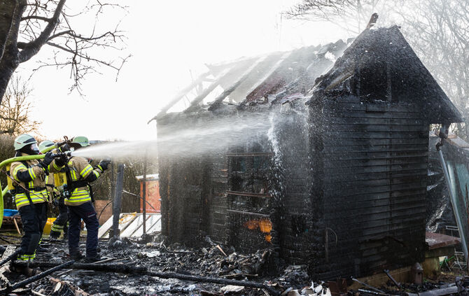Gartenbesitzer erleidet schwere Verbrennungen - Bild 15_9