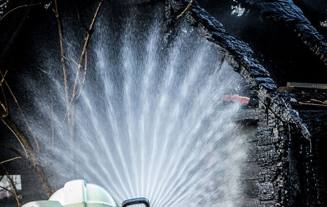 Gartenbesitzer erleidet schwere Verbrennungen - Bild 04_18