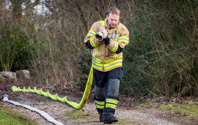 Gartenbesitzer erleidet schwere Verbrennungen - Bild 02_20