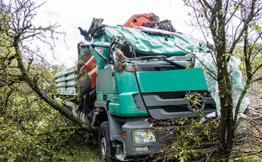 Kipplaster Unfall 18.09._0