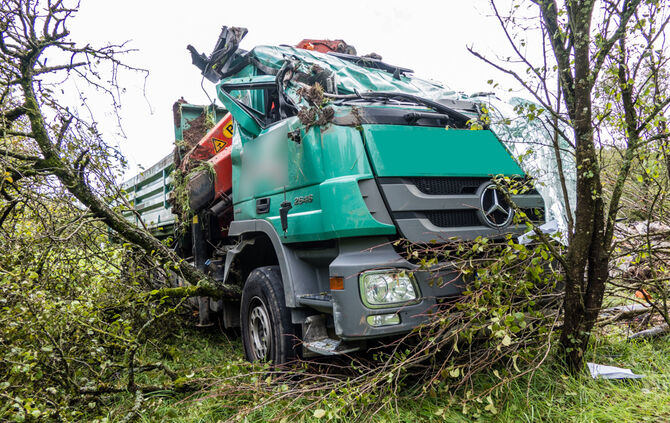 Kipplaster Unfall 18.09._3