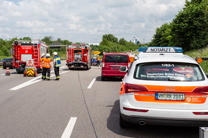 Unfall, B14, Fellbach - Waiblingen-Süd, 26.06.2021.