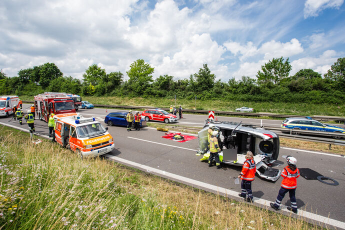 Unfall, B14, Fellbach - Waiblingen-Süd, 26.06.2021.