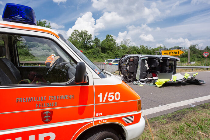 Unfall, B14, Fellbach - Waiblingen-Süd, 26.06.2021.