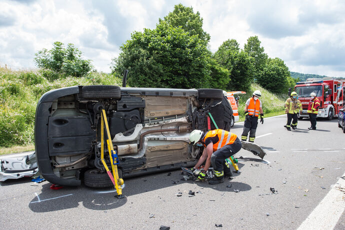 Unfall, B14, Fellbach - Waiblingen-Süd, 26.06.2021.