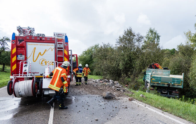 Kipplaster Unfall 18.09._17