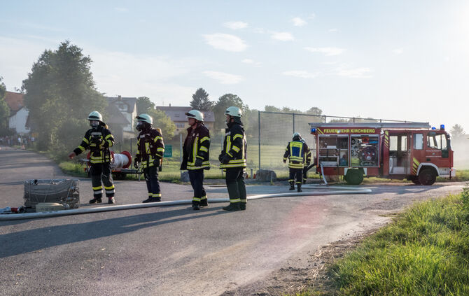 Ballenpresse geriet in Brand - Bild 10_15