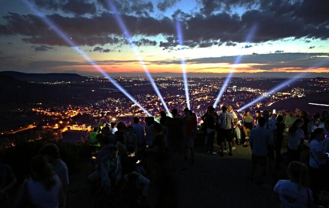 230944fb-f3d4-4171-9328-6c0c46d94a9f.jpg_0