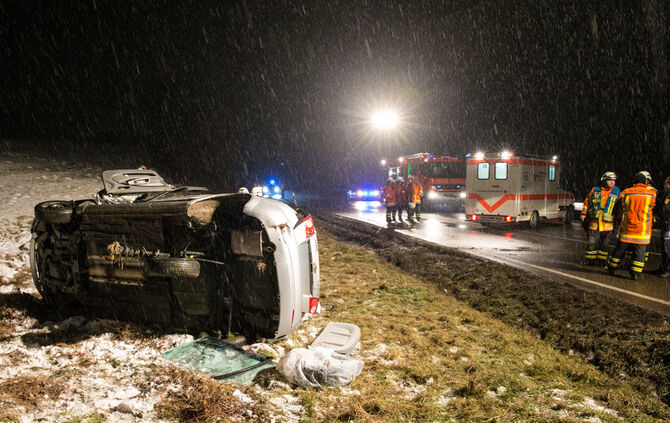 Mit Pkw überschlagen - Bild 16_3