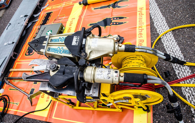 Die Feuerwehr zeigt ihr Können - Bild 25_26