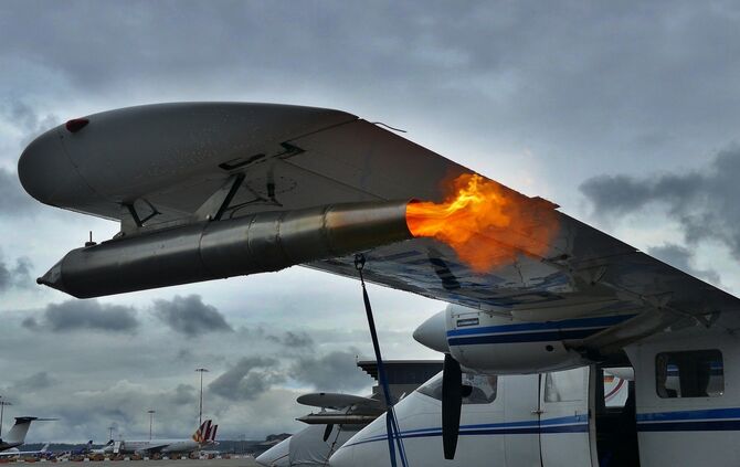 TITEL Hagelflieger
