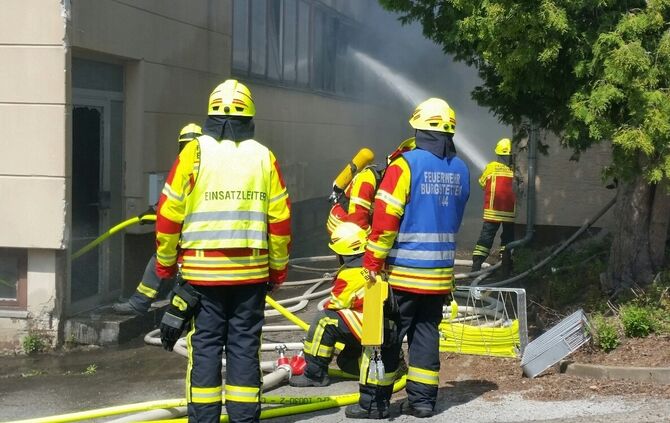 Großbrand im Industriegebiet Burgstall_1