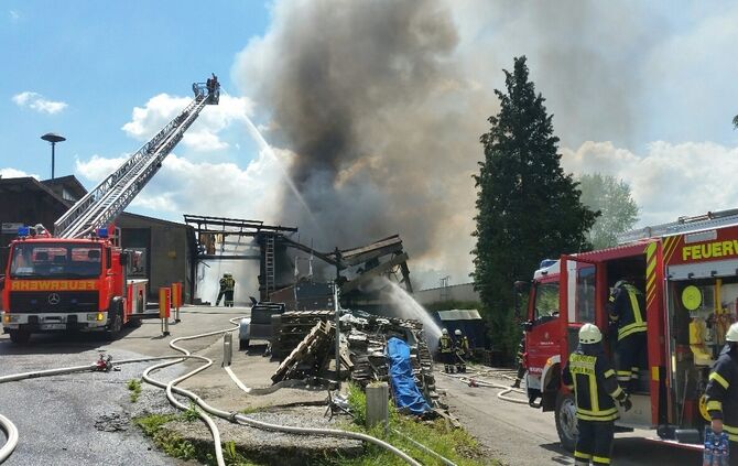 Großbrand im Industriegebiet Burgstall_2