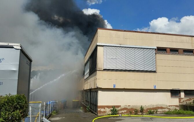 Großbrand im Industriegebiet Burgstall_5