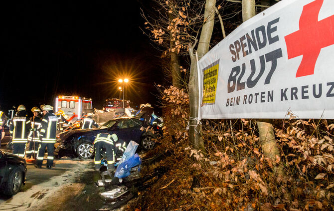 Vorfahrt übersehen - schwerer Unfall - Bild 01_15