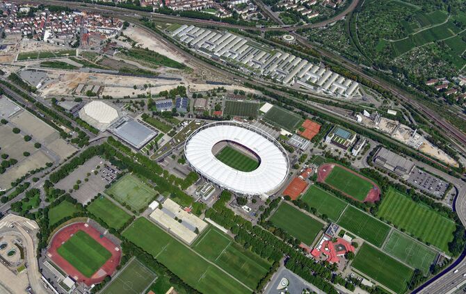 Neues Stadiondach Mercedes-Benz Arena_3