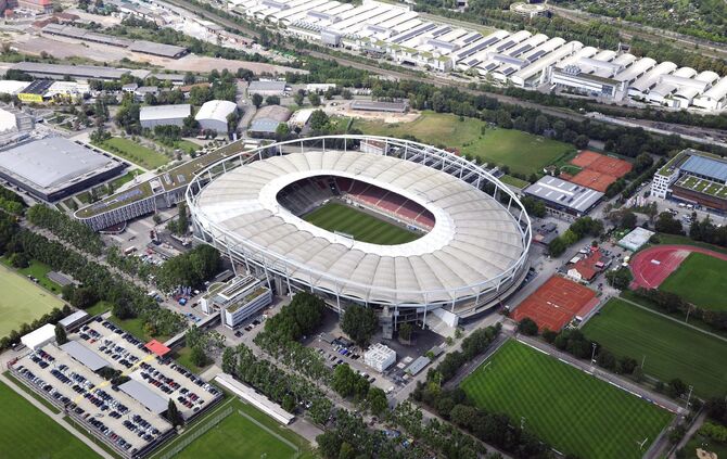 Neues Stadiondach Mercedes-Benz Arena_4
