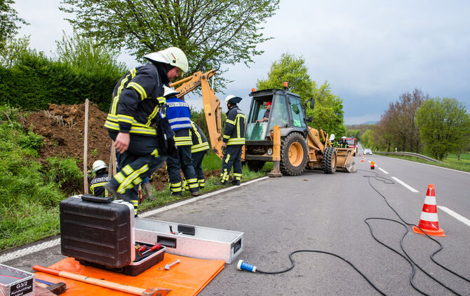 Hund steckt im Rohr fest - Bild 08_15