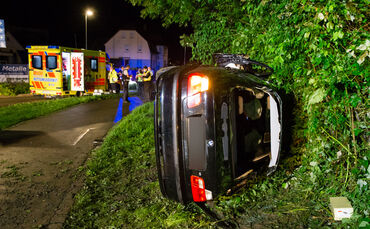 Schwerer Unfall nach Flucht vor Polizei, Stuttgarter Str., Weinstadt-Endersbach, 07.07.2021.