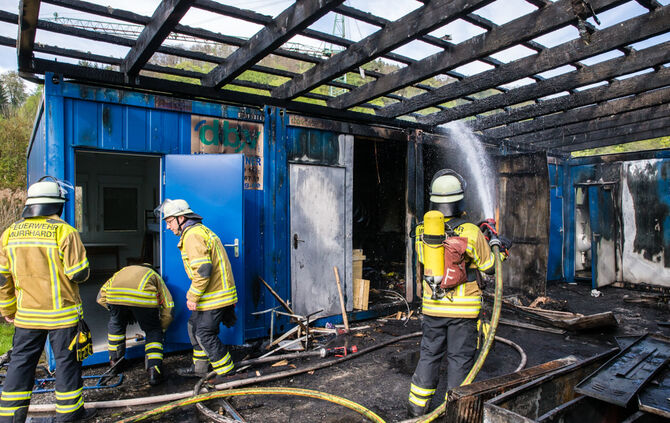 Wohncontainerbrand - Bild 23_10