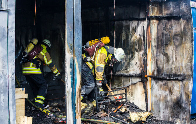 Wohncontainerbrand - Bild 13_19