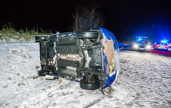 Unfall auf Schneeglätte - Bild 04_0