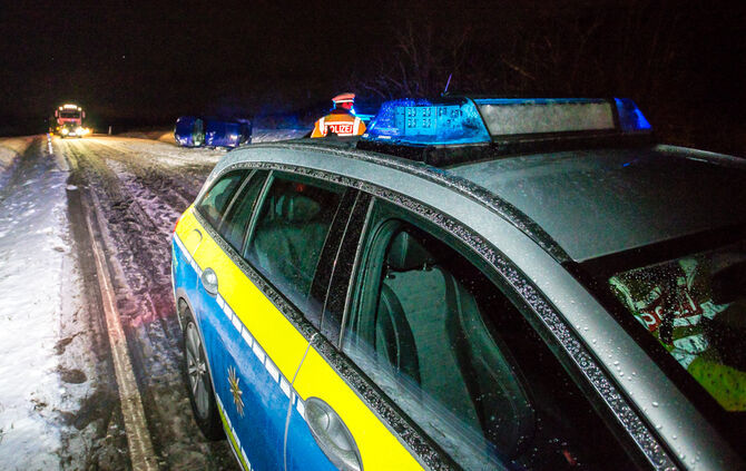 Unfall auf Schneeglätte - Bild 07_2